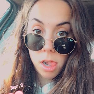 Meet your Posher, Katrina